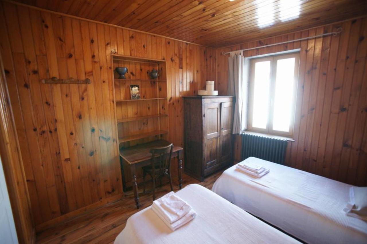 Villar-dʼArène Chez Jean Pierre - Bedroom In A 17Th Century House - N 4 מראה חיצוני תמונה